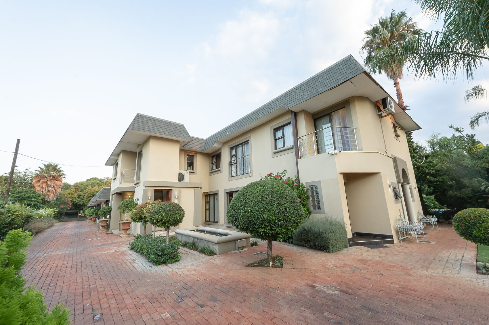 Green Valley Lodge - frnot view